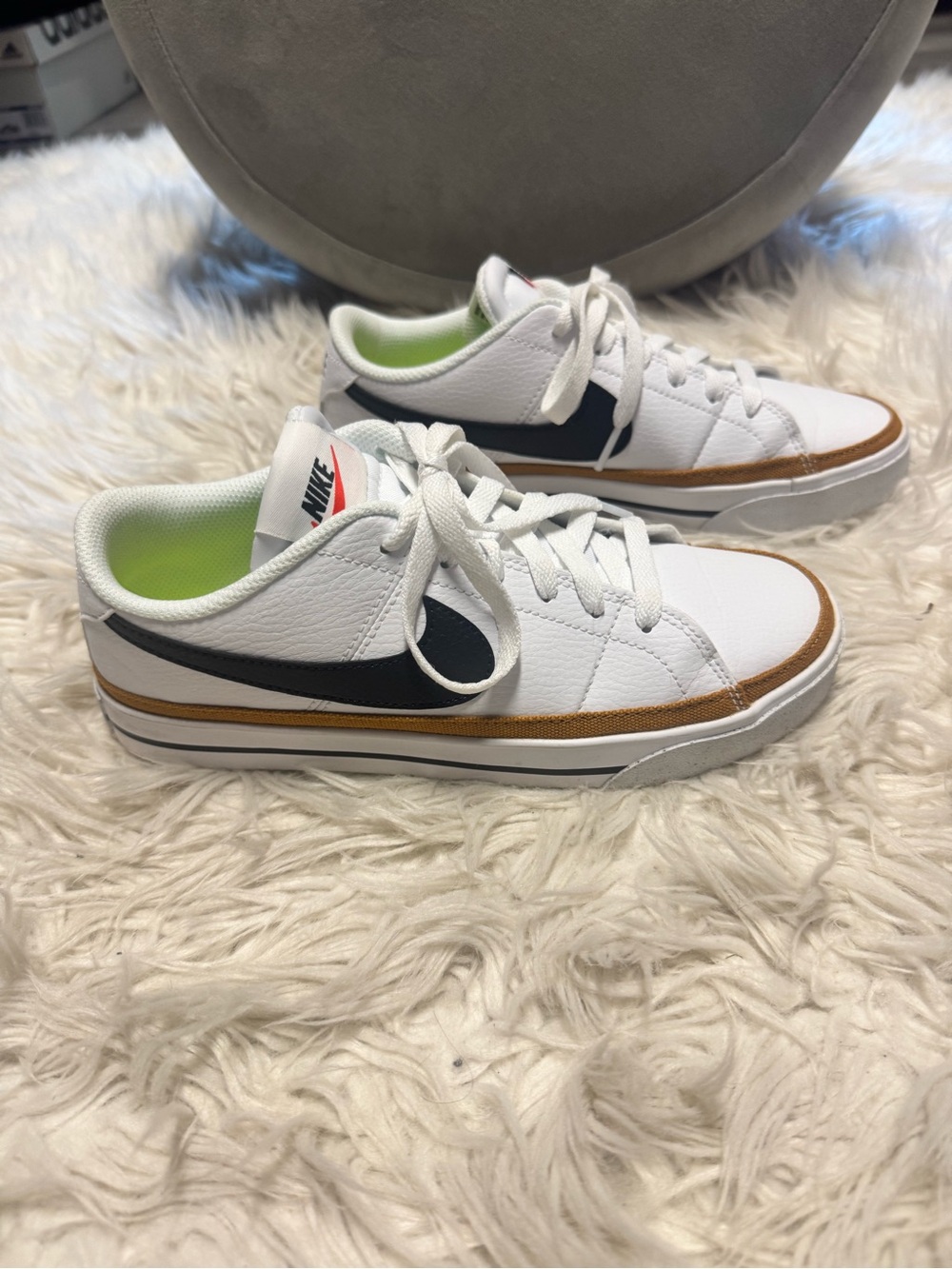 Nike Low-Top Sneakers | White/Black | Size 7 - Picture 5 of 8